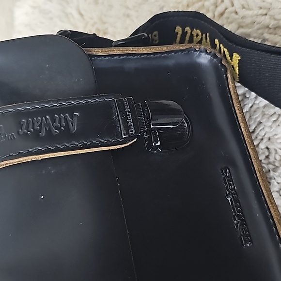 Dr Martens 7" Crossbody Satchel - Picture 5 of 16